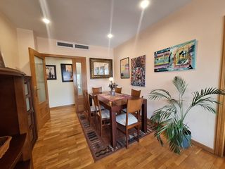 Location Appartement  Paseo paseo de florencia. Acogedor piso en alquiler con terraza y garaje incluido!