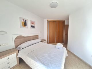 Miete Etagenwohnung  Calle calle de antonio gómez vázquez. Se alquila piso luminoso y con garaje en un paso de ucam!