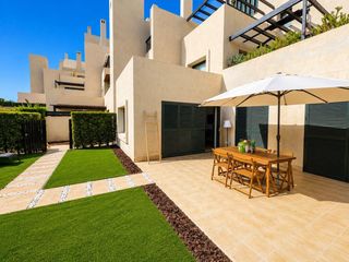 Rez-de-chaussée  Calle laurel. Magnífica planta baja con jardín y piscina en corvera golf and c