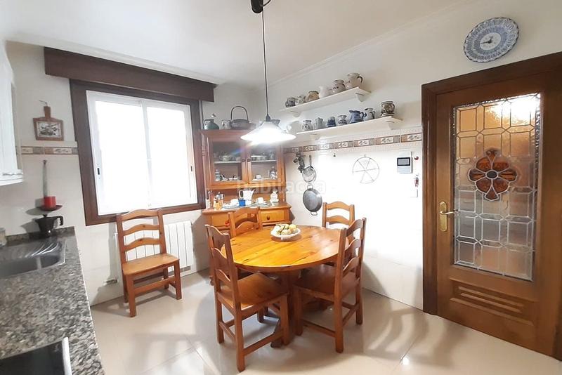 Foto f66923fb-3cb4-40ad-bed3-3a54a40ec5a3. Appartamento con parcheggio in Bouzas Vigo