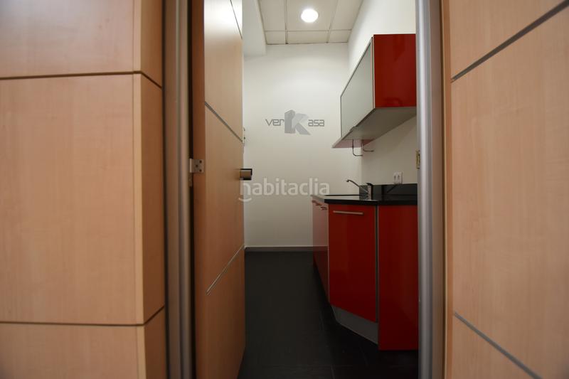 Foto 170b4858-812d-4950-89e8-376d34f3e8c4. Bureau dans calle poeta josé hierro 1 dans San José-Buenos Aires Pinto