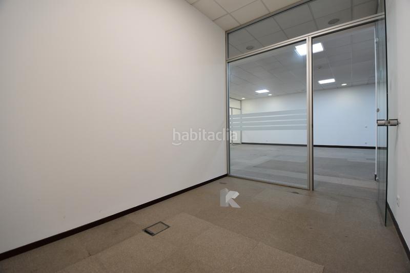 Foto c029db7b-185f-466f-84ae-b3d2469cbcbc. Bureau dans calle poeta josé hierro 1 dans San José-Buenos Aires Pinto