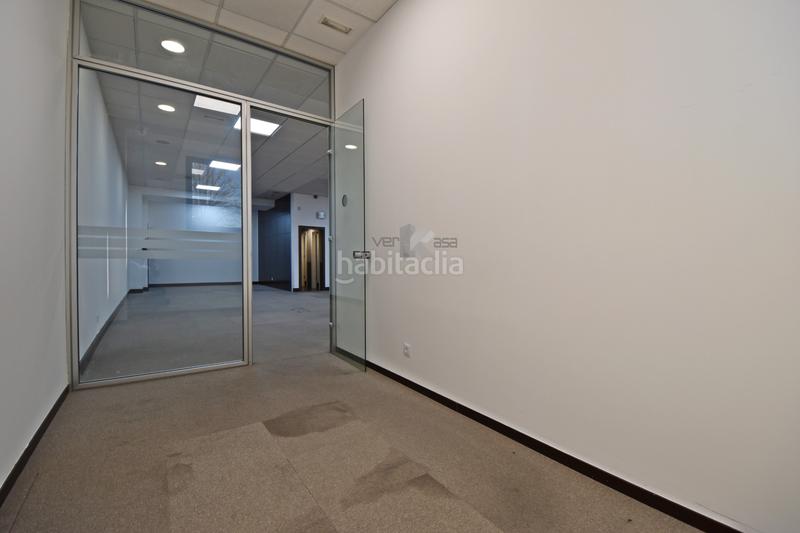 Foto 303de924-dfb2-463f-bff4-2b6d058e9300. Büro in calle poeta josé hierro 1 in San José-Buenos Aires Pinto