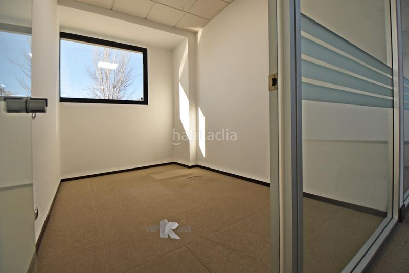 Foto 76306d42-39bf-4072-9955-4efe28adfdf2. Büro in calle poeta josé hierro 1 in San José-Buenos Aires Pinto