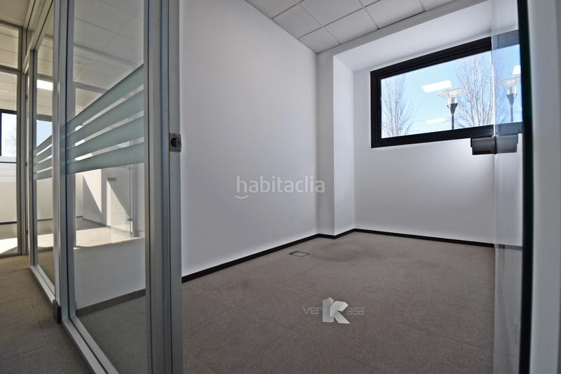 Foto a9eb2428-9233-4b40-963d-88fe53636dfd. Büro in calle poeta josé hierro 1 in San José-Buenos Aires Pinto