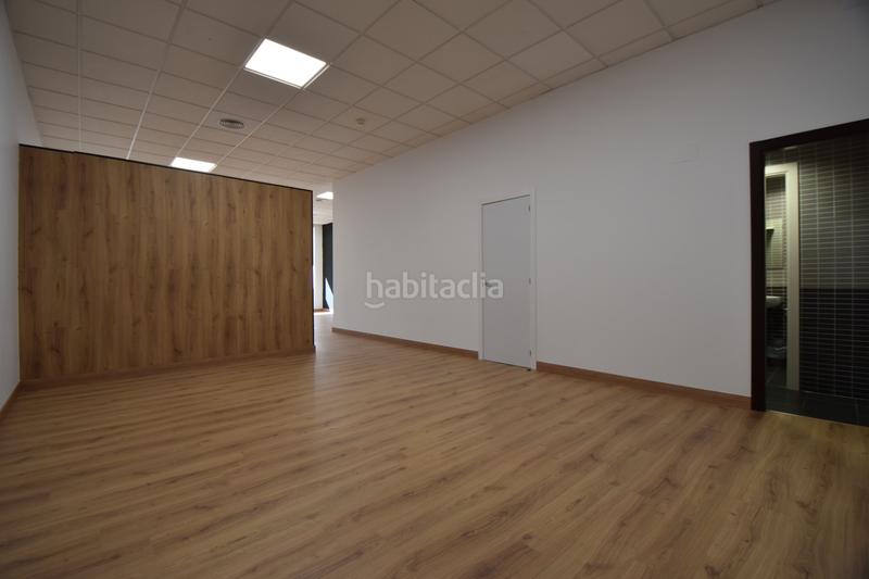 Foto 72f17bc0-0de1-4d1e-8db7-788f8ee1482b. Local comercial en calle poeta josé hierro 1 en San José-Buenos Aires Pinto