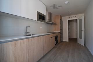 Miete Etagenwohnung in Calle de amadeo i 6