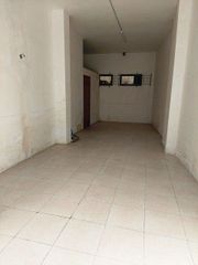 Local Comercial en Barri Antic. Local  garatge amb tots el serveis