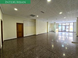 Local Comercial en Parque de la Bombilla