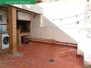 Maison à Santa Bárbara. Amplia vivienda en llíria con terraza privada, paellero y garaje