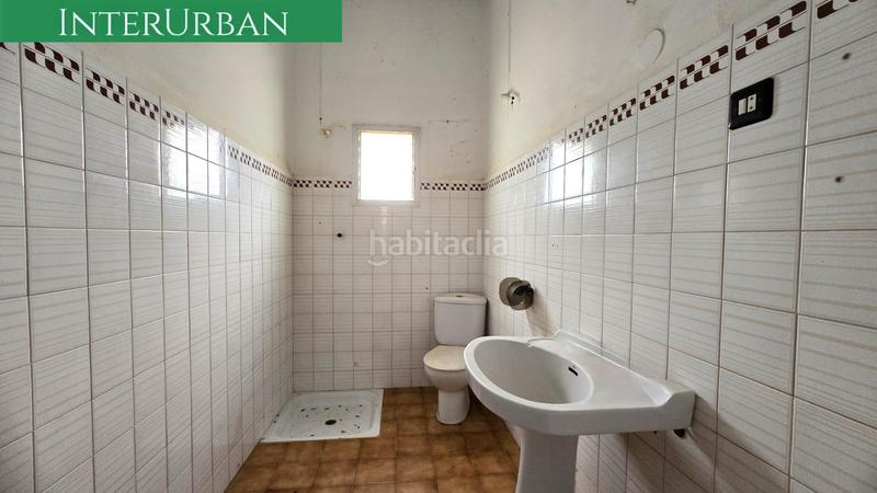 Foto 1d0726bc-49d2-41ae-930d-a60550734982. Alquiler nave industrial  de 2.500 m en lliria con acceso camiones, oficinas y zona de carga en Llíria