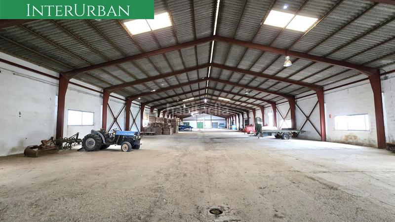 Foto 2bdd3150-a213-4648-ad0a-b66f5834c3f9. Alquiler nave industrial  de 2.500 m en lliria con acceso camiones, oficinas y zona de carga en Llíria