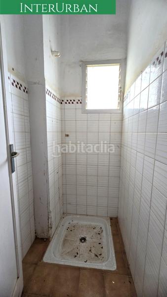 Foto a7f4e815-95f5-48d0-ac75-be0c0e0439de. Alquiler nave industrial  de 2.500 m en lliria con acceso camiones, oficinas y zona de carga en Llíria