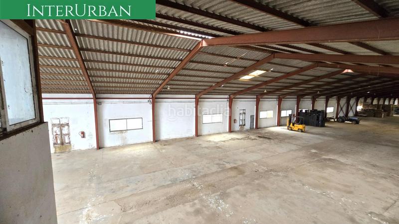 Foto b21dc0b5-7edd-4fed-91f2-e5a94f79ec55. Alquiler nave industrial  de 2.500 m en lliria con acceso camiones, oficinas y zona de carga en Llíria