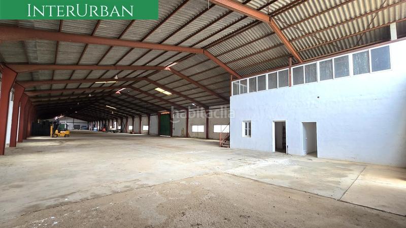 Foto b2af9e89-cd4e-4c4f-8442-87e78931909e. Alquiler nave industrial  de 2.500 m en lliria con acceso camiones, oficinas y zona de carga en Llíria