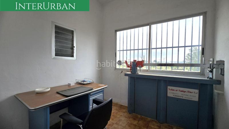 Foto cdb9daf2-164f-4f66-a4b7-f477880ef168. Alquiler nave industrial  de 2.500 m en lliria con acceso camiones, oficinas y zona de carga en Llíria