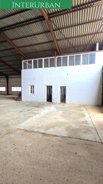 Foto d89b8863-3bd4-4eea-8b83-9ae54b4eb7f5. Alquiler nave industrial  de 2.500 m en lliria con acceso camiones, oficinas y zona de carga en Llíria