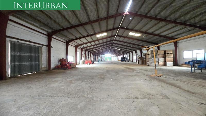 Foto f5632cbc-669c-4752-9c2a-7e0596c9df03. Alquiler nave industrial  de 2.500 m en lliria con acceso camiones, oficinas y zona de carga en Llíria