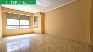 Pis a Santa Bárbara. Exclusiva interurban  piso amplio y luminoso en llíria, zona san