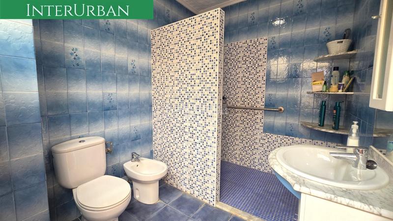 Foto 040c1634-1d44-464e-90a3-d1ab5cd3b35b. Casa exclusiva casa de pueblo con encanto , terrazas, paellero y garaje en Benaguasil