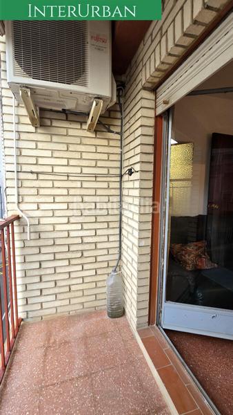 Foto a06123f8-b7ac-4dbe-89a5-4df1847d2fda. Piso amplio piso con 4 habitaciones y ascensor junto a mura en Llíria