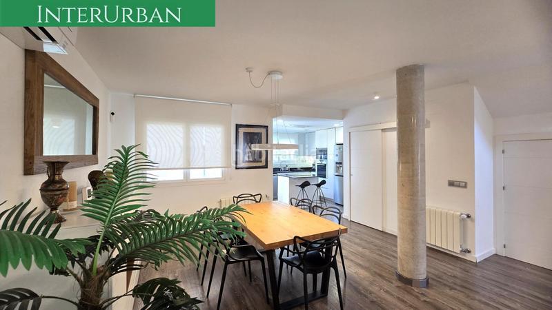 Foto 598209eb-13a6-4d37-ab7e-cf217d986579. Chalet con riscaldamento parcheggio piscina in Urbanizaciones Llíria