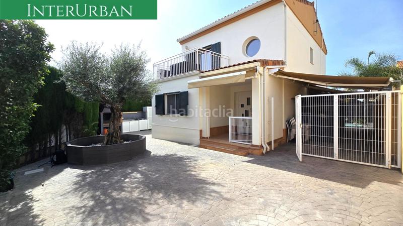 Foto 821f9111-9843-4f4f-a54b-09a04ee7cab7. Chalet con riscaldamento parcheggio piscina in Urbanizaciones Llíria