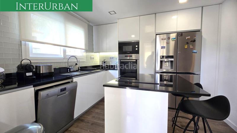 Foto 8a349bdc-4aac-4ee6-bfb6-591003c2e881. Chalet con riscaldamento parcheggio piscina in Urbanizaciones Llíria