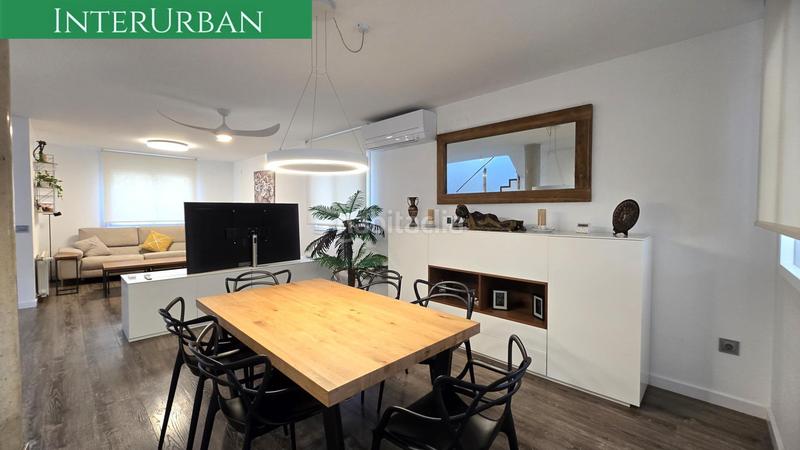 Foto 933d5cf8-bc86-4ee6-85ae-b8017e30fe87. Chalet con riscaldamento parcheggio piscina in Urbanizaciones Llíria