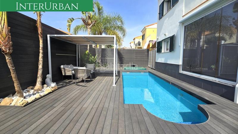 Foto fd7aade6-d532-4b3c-9110-2a847233889e. Chalet con riscaldamento parcheggio piscina in Urbanizaciones Llíria