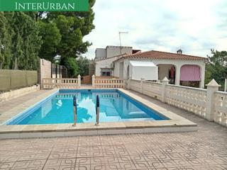 Chalet à Urbanizaciones. Tu refugio en llíria amplio chalet con vistas, piscina y zona aj