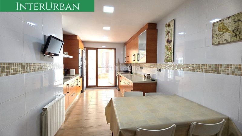 Foto 5fb126eb-0879-48ae-98fa-1208056d02d9. Casa adossada amb calefacció a Centro Bétera