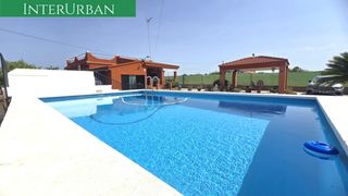 Chalet in Santa Bárbara. Exclusiva! chalet independiente con piscina, gran parcela y espe