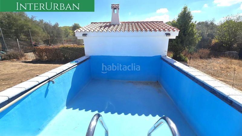 Foto e3fb9932-36c6-4538-8c5c-0da9b79eb5e0. Chalet  con piscina en parcela de 1.660 m2 en Vilamarxant