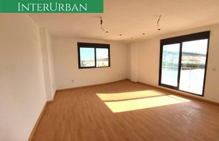 Appartement à Parque de la Bombilla. Piso de 2 dormitorios con garaje, ascensor y vistas a mura