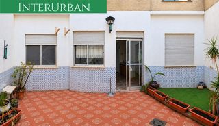Haus in Benissanó. Oportunidad  amplia casa de 197 m2 con 4 dormitorios y terraza e