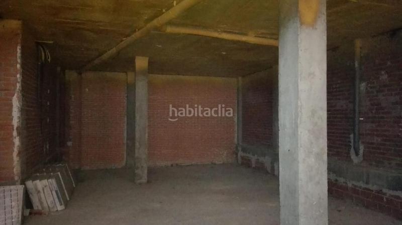 Foto f69b9994-5a39-4fc1-9f12-e8fc02cfb7af. Alquiler local comercial local bruto en Laguna Park Parla