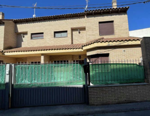 Maison jumelée à Velada. Chalet ocupado en velada