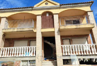 Edifici a Molins - Campanete - San Bartolomé. Edificio en orihuela