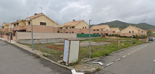 Casa adossada a Noez. Obra parada en noez
