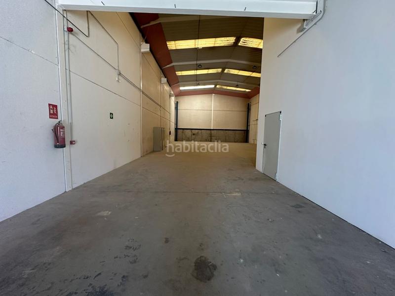 Foto 0976d85f-8455-4276-b14e-2b0774eb2f2a. Affitto capannone industriale in Estación-Cruz Roja Illescas