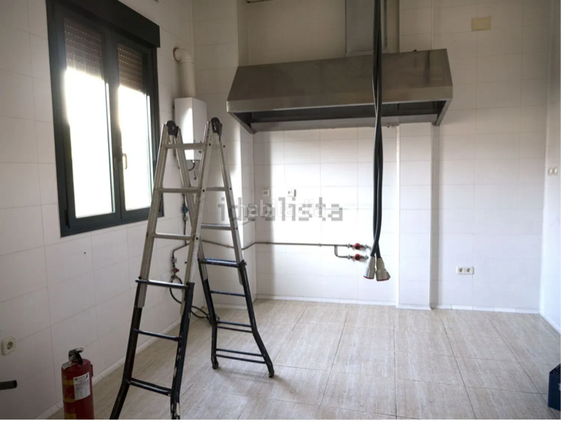 Foto 2332e79b-8659-4221-bb00-6306a3bcc870. Alquiler local comercial  en Camarena