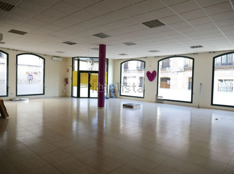 Foto 38c9b6f5-e5c7-41cb-b7b0-af6d832dd8e8. Alquiler local comercial  en Camarena