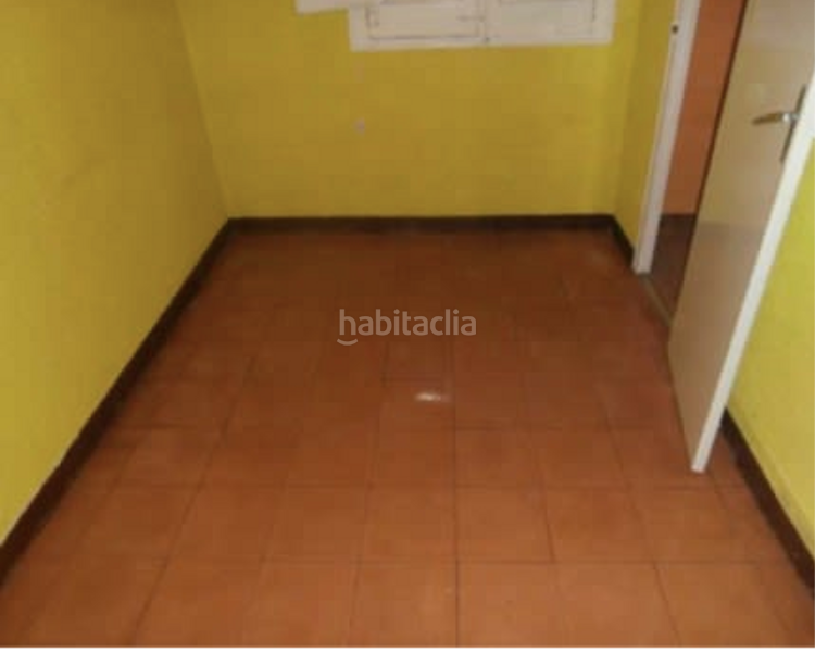 Foto f3374d77-fbae-41b2-a58f-81a3e98290e2. Piso casa ocupada en Font dels Capellans - Sagrada Familia Manresa