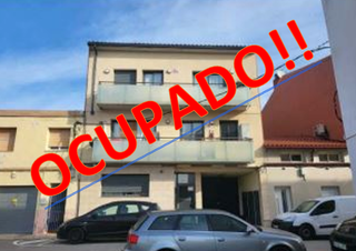 Appartement à Poble Sec. Piso ocupado en sant quirze del valles
