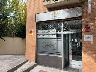 Location Local commercial à Parque Manuel de Vega-Carretera de Ugena. Local en illescas traspaso