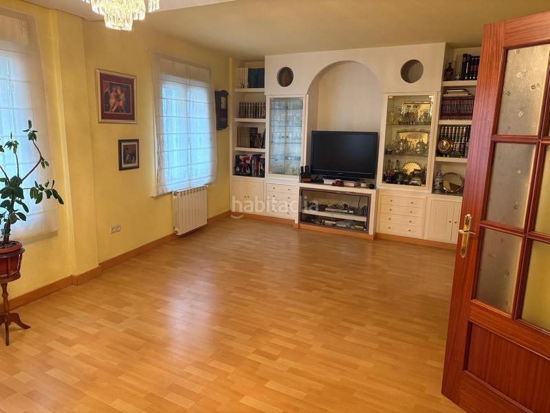 Foto 568055d3-f045-459e-b628-6cc0592f9029. Etagenwohnung in Dosbarrios