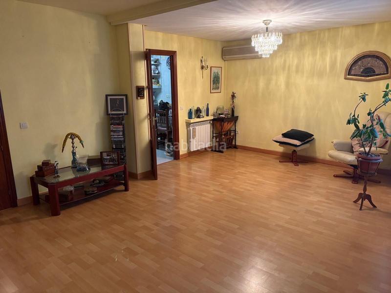 Foto 639b1914-9459-4aa3-a1ae-a30e528006d3. Etagenwohnung in Dosbarrios