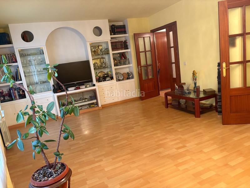 Foto b1dea66b-e425-4877-b0aa-63176b6d4559. Etagenwohnung in Dosbarrios