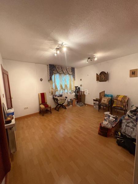 Foto e3e0094a-7f16-4e3a-8a85-b62ef56c4823. Etagenwohnung in Dosbarrios